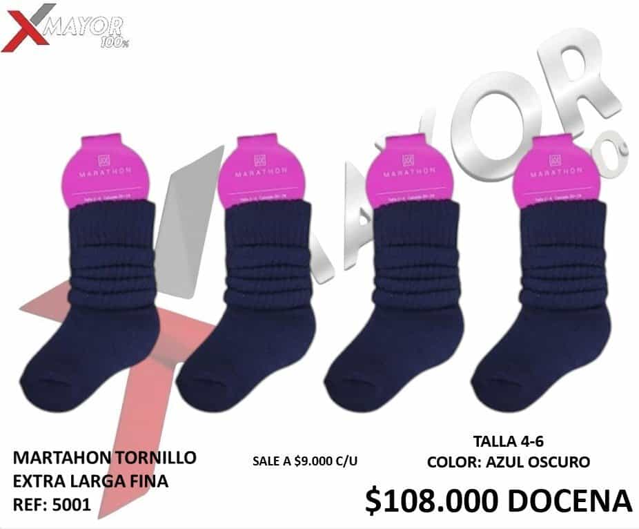 2. Medias deportivas azul oscuro y rosa con diseño cómodo, ideales para running y actividades físicas.